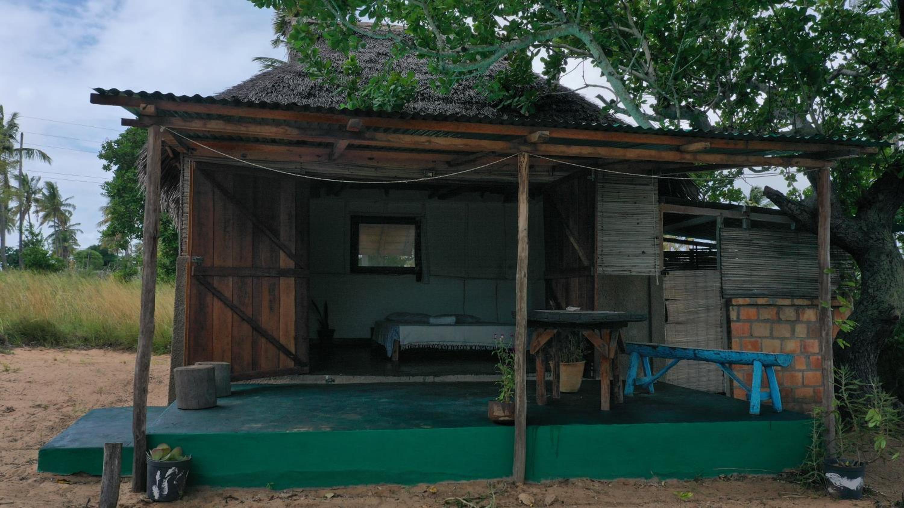Piecefull bayview Cottage with Kitchen near Tofo