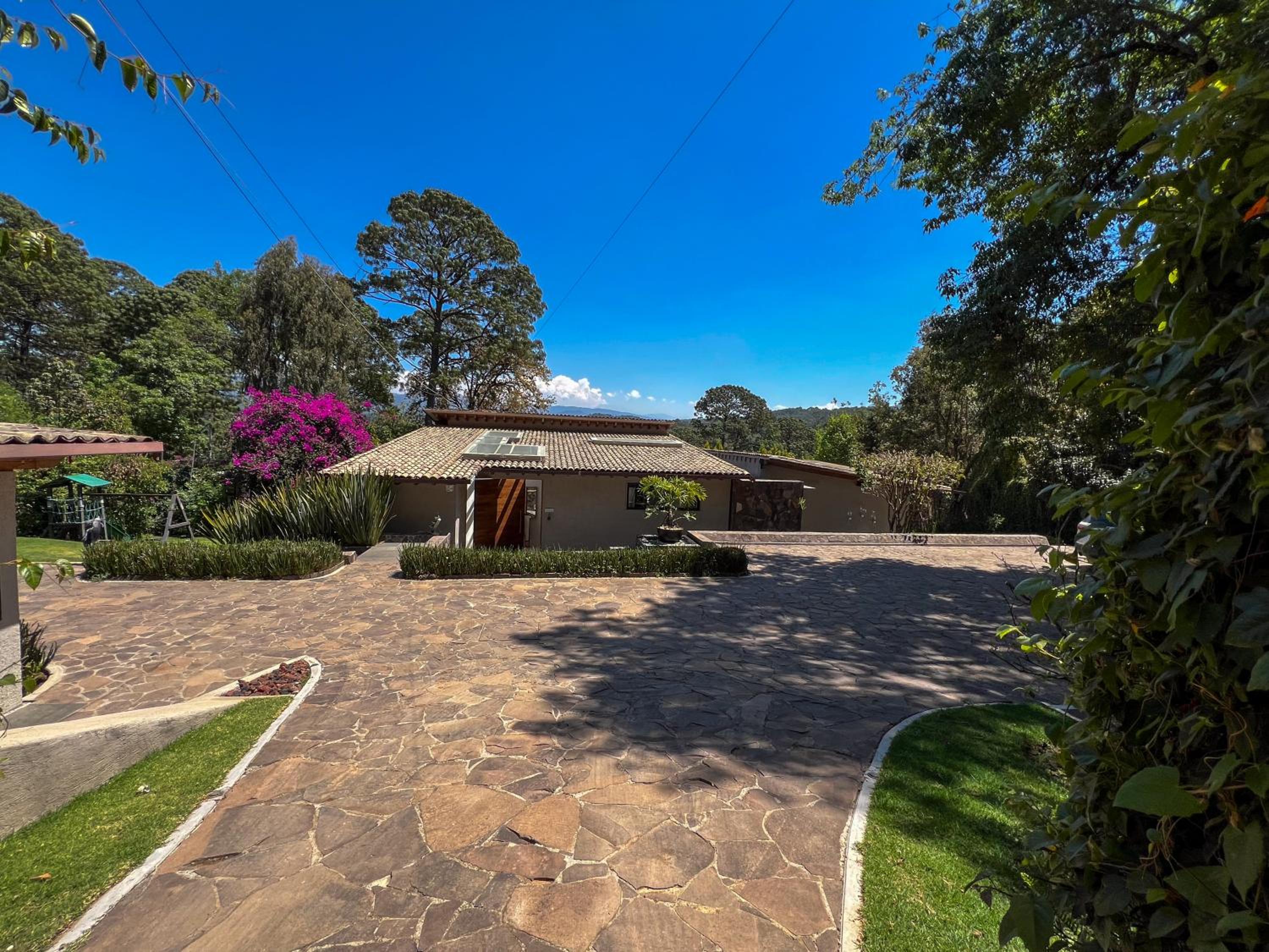 Vista al Nevado: Exceptional Home in Avandaro