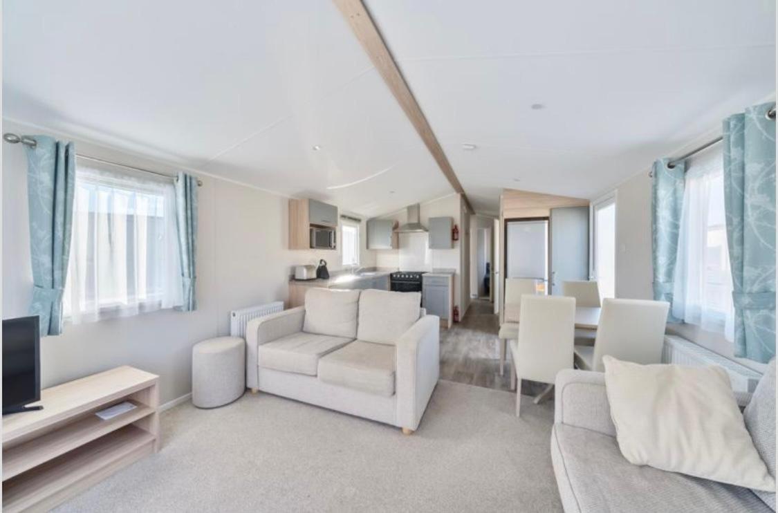 Emma's Retreat 3-bedroom caravan sleeps 6 at Durdle Door nr Wareham Dorset view 3