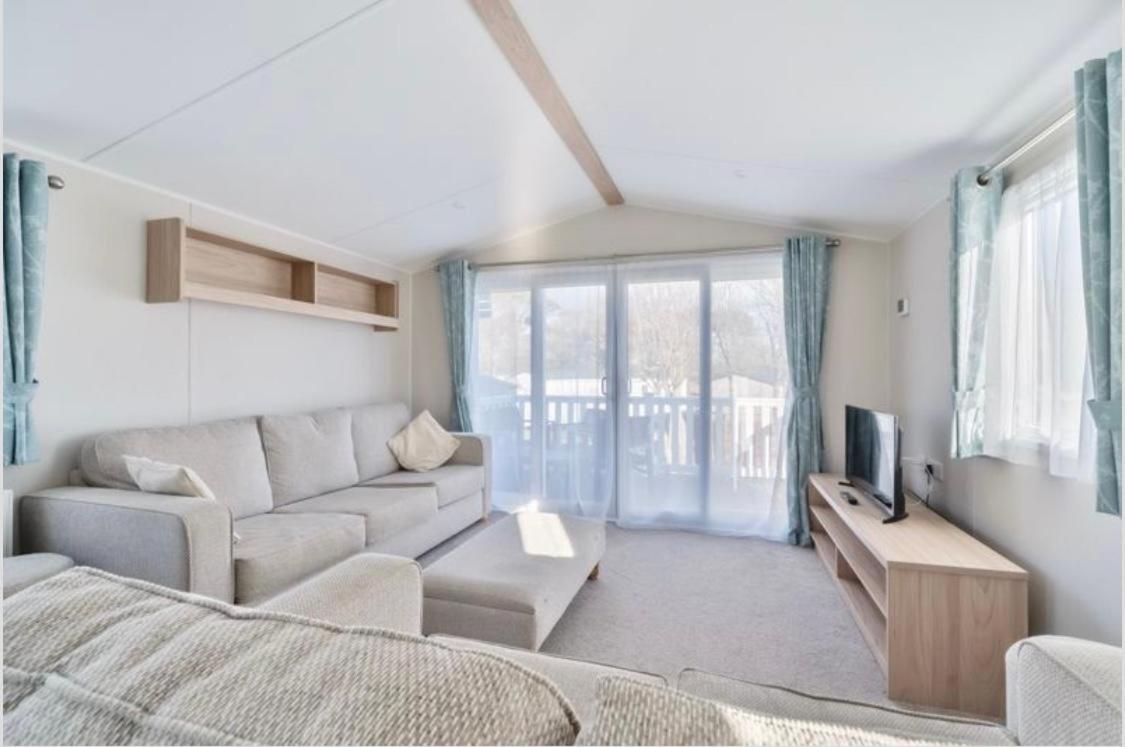 Emma's Retreat 3-bedroom caravan sleeps 6 at Durdle Door nr Wareham Dorset view 5