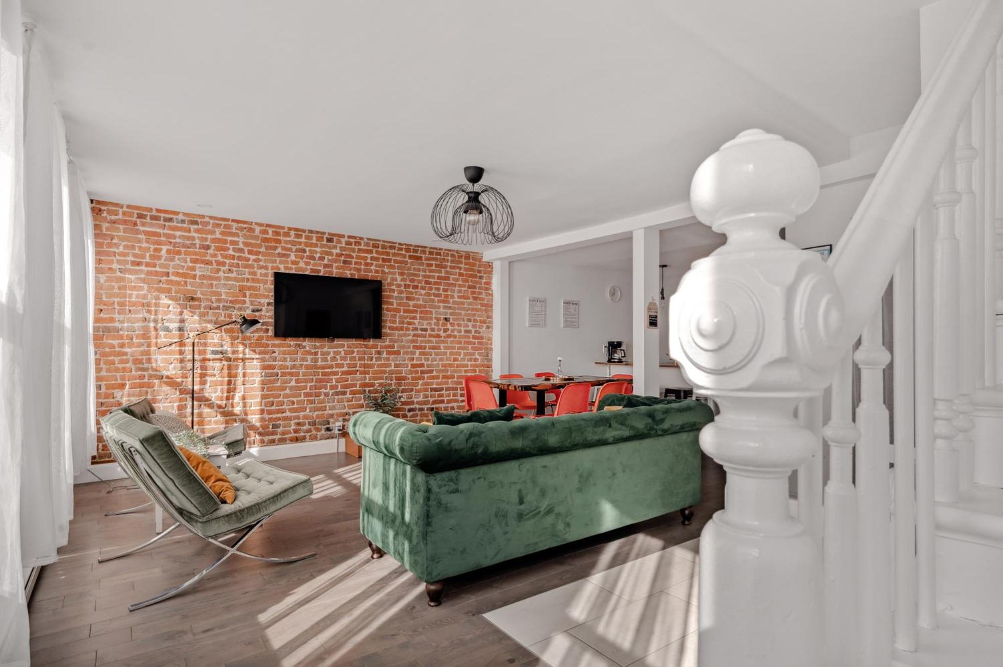 ST-JO 38 Downtown, Terrace, AC, Babyfoot