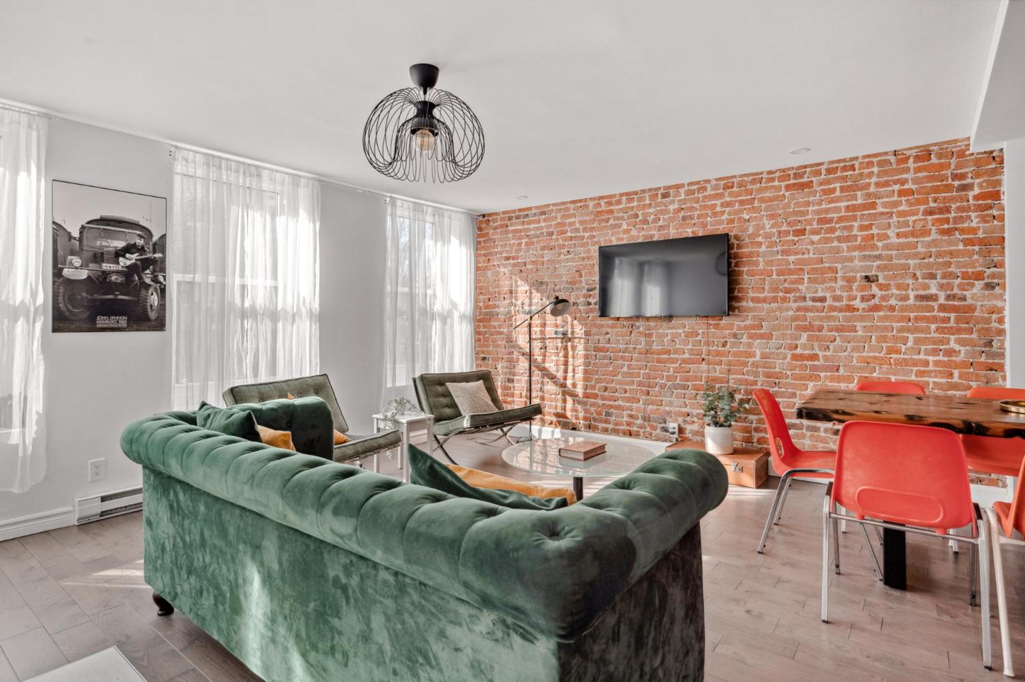 ST-JO 38 Downtown, Terrace, AC, Babyfoot