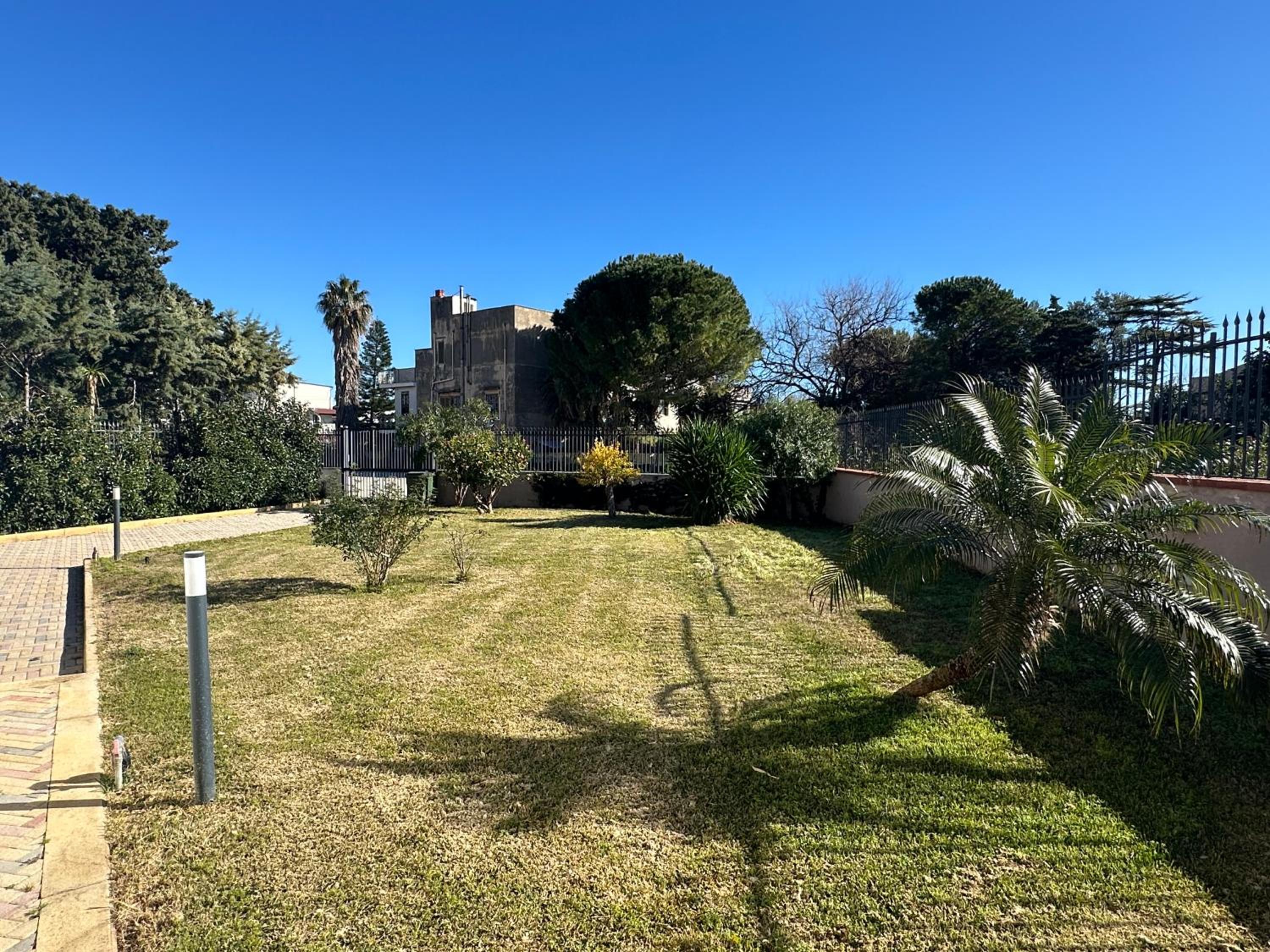 Villa Sara Mondello Garden level view 4