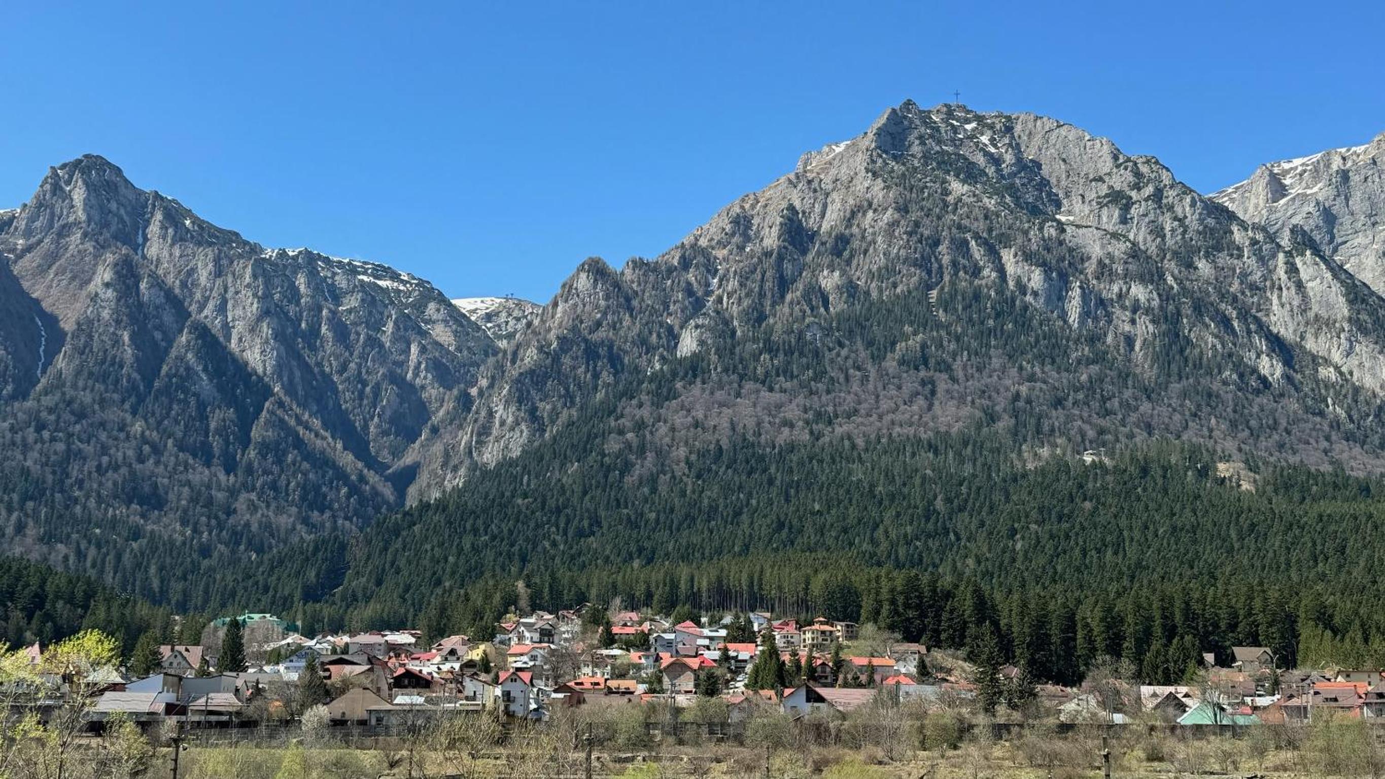 Busteni Mountain View Suites by the River - EV Plug view 4