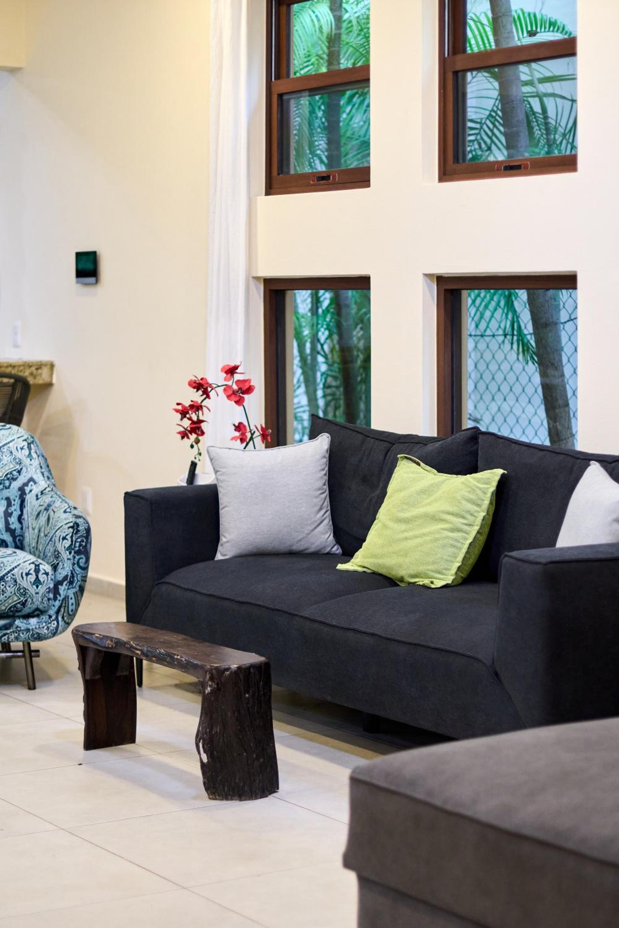 Spacious and elegant vacation home for 6 people in a private condominium view 3