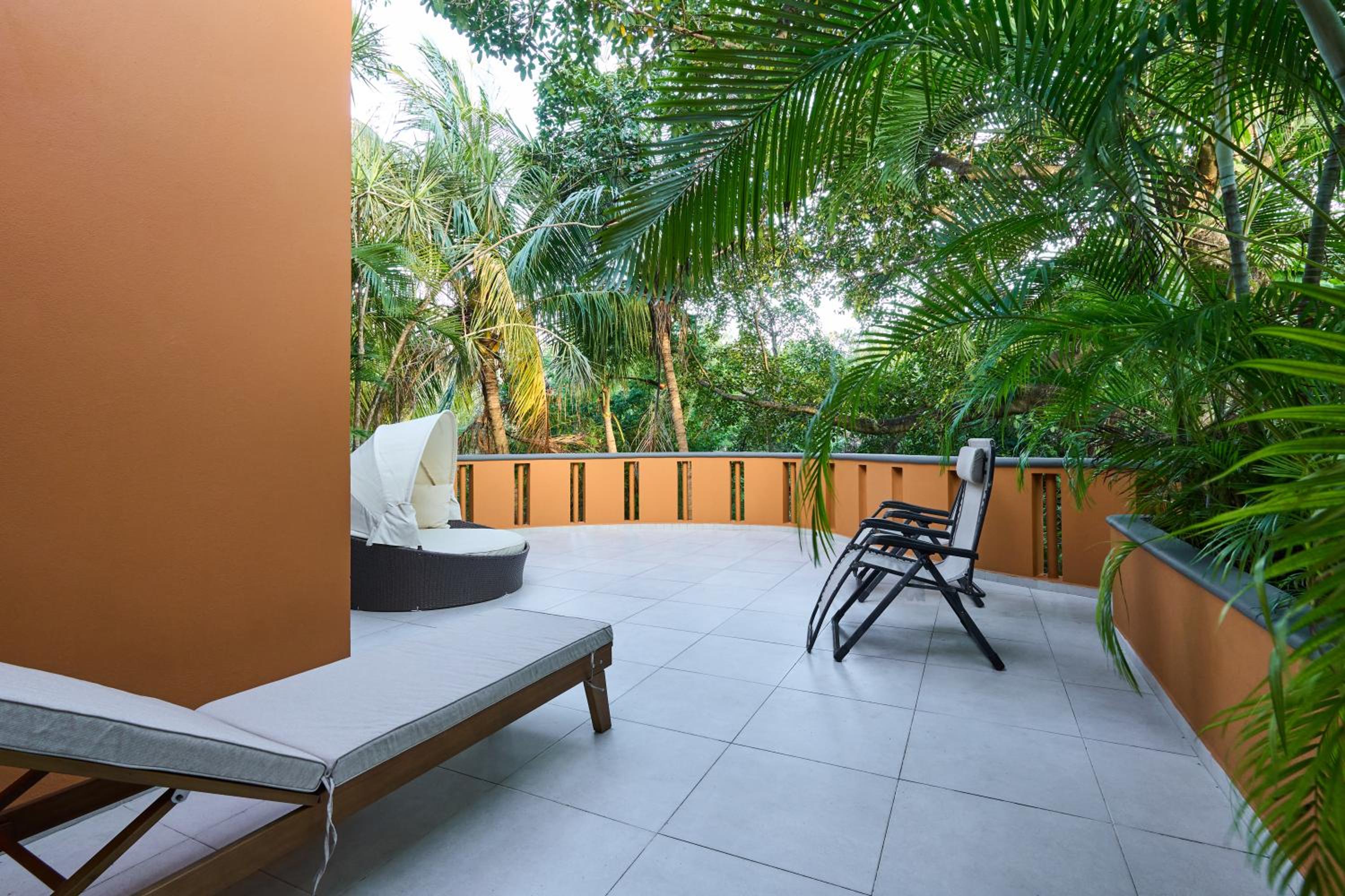 Spacious and elegant vacation home for 6 people in a private condominium view 4