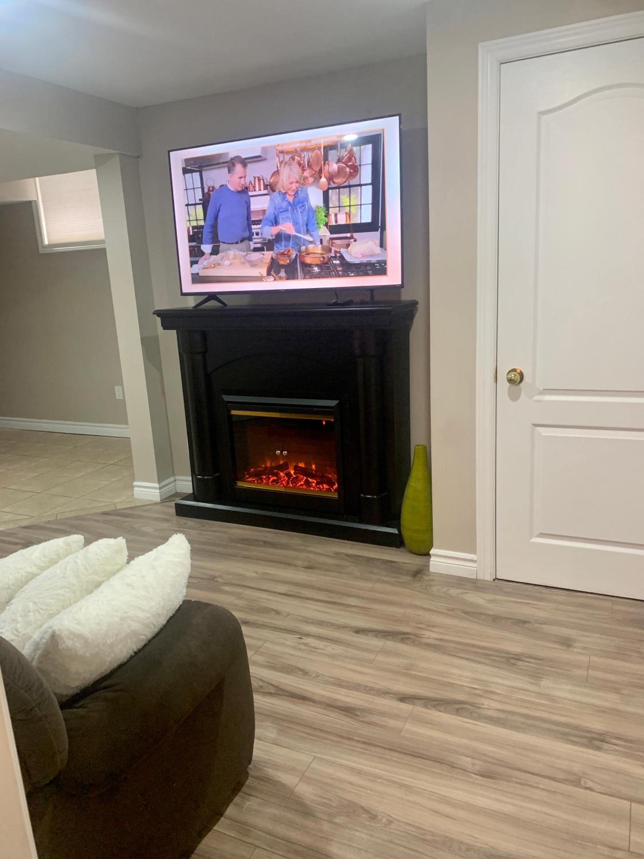 Guelph Vacations - 1 room in a cozy and beautiful basement - Property Image 1