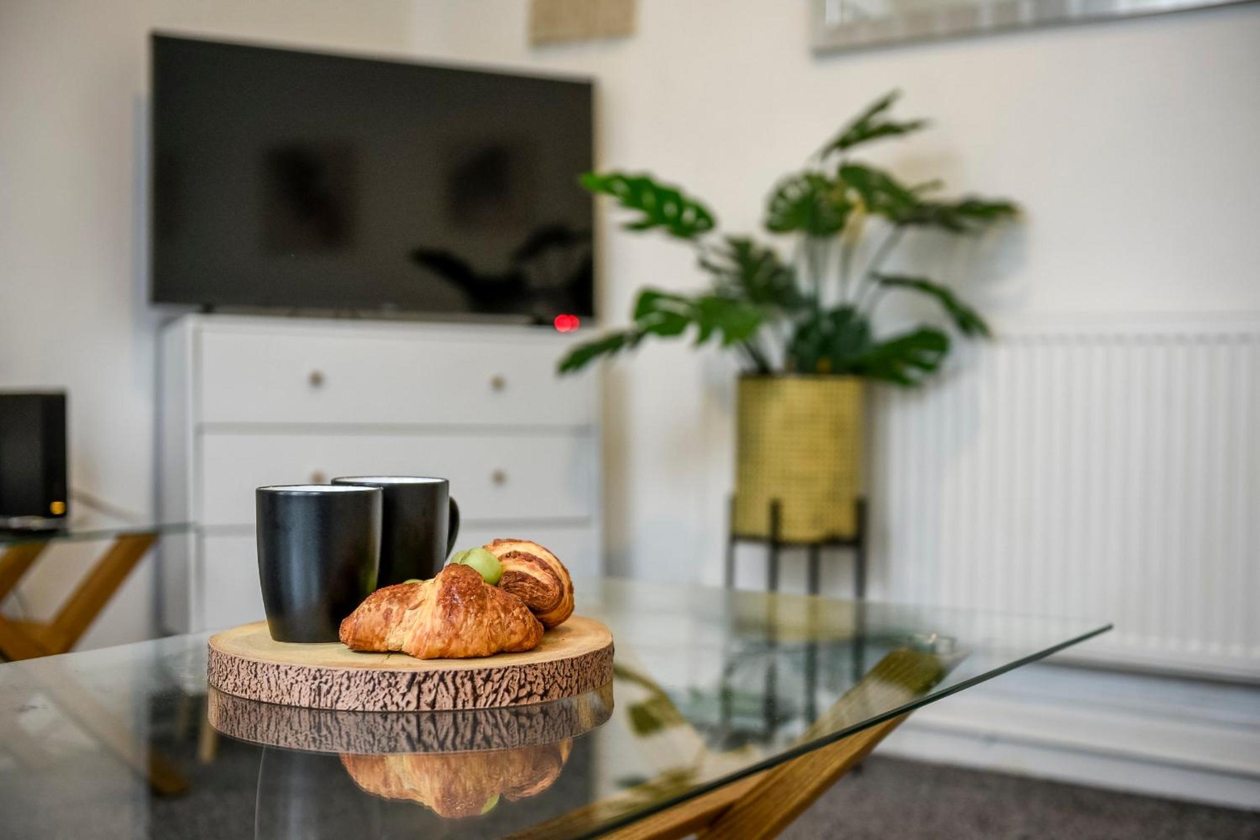 Cosy Wirral home near Liverpool with Free Parking! view 5