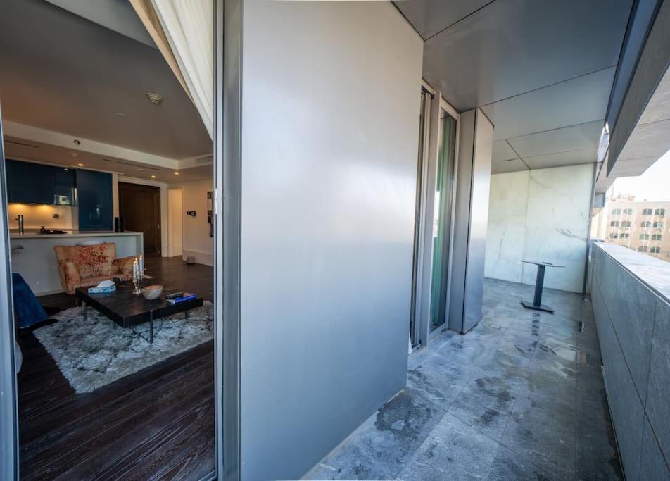 Boulevard, Abdali Luxury 1 BR Apartment view 4
