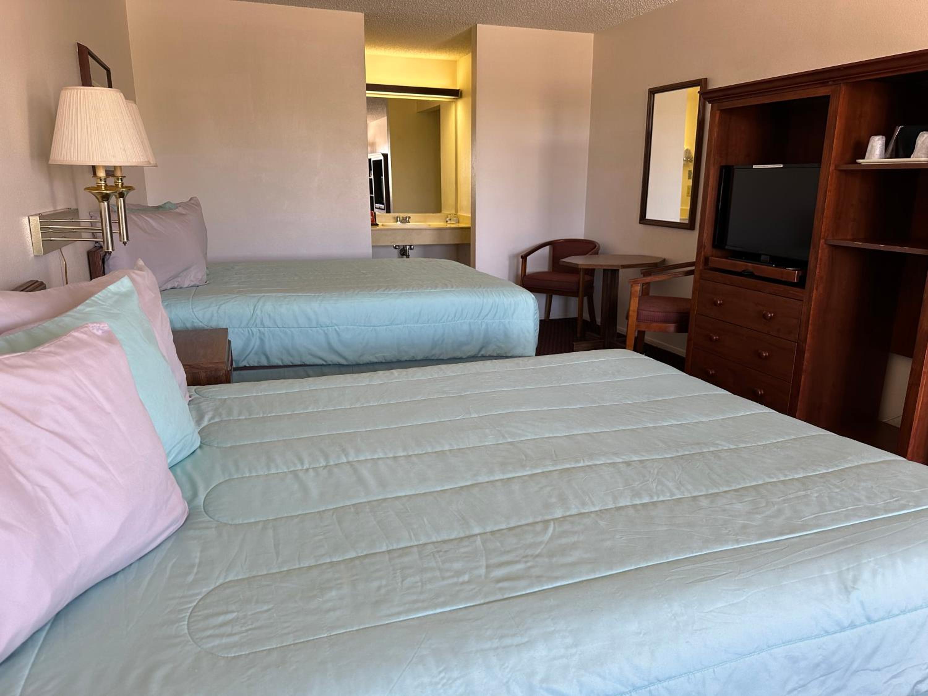 Windcrest Inn and Suites