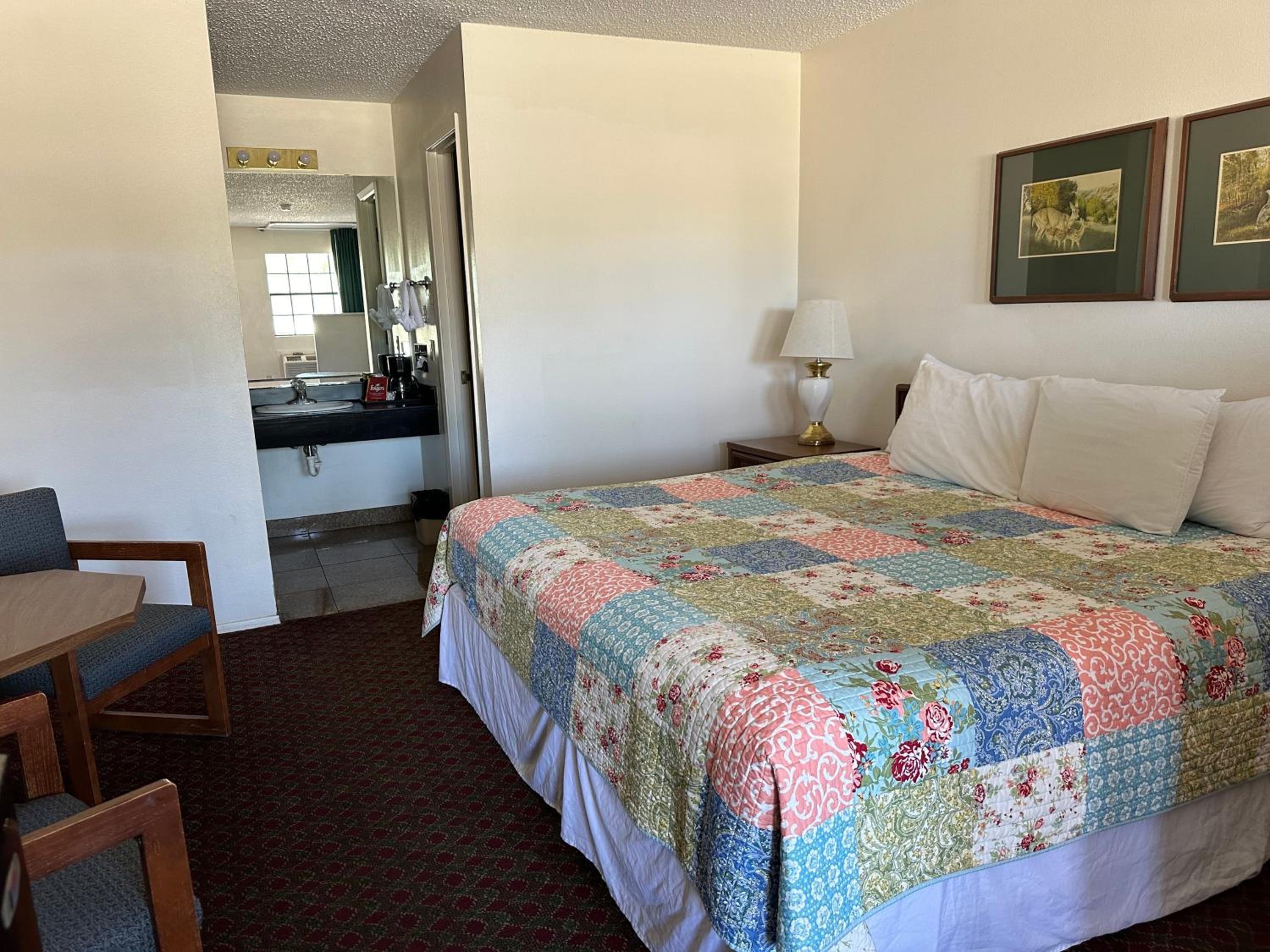 Windcrest Inn and Suites