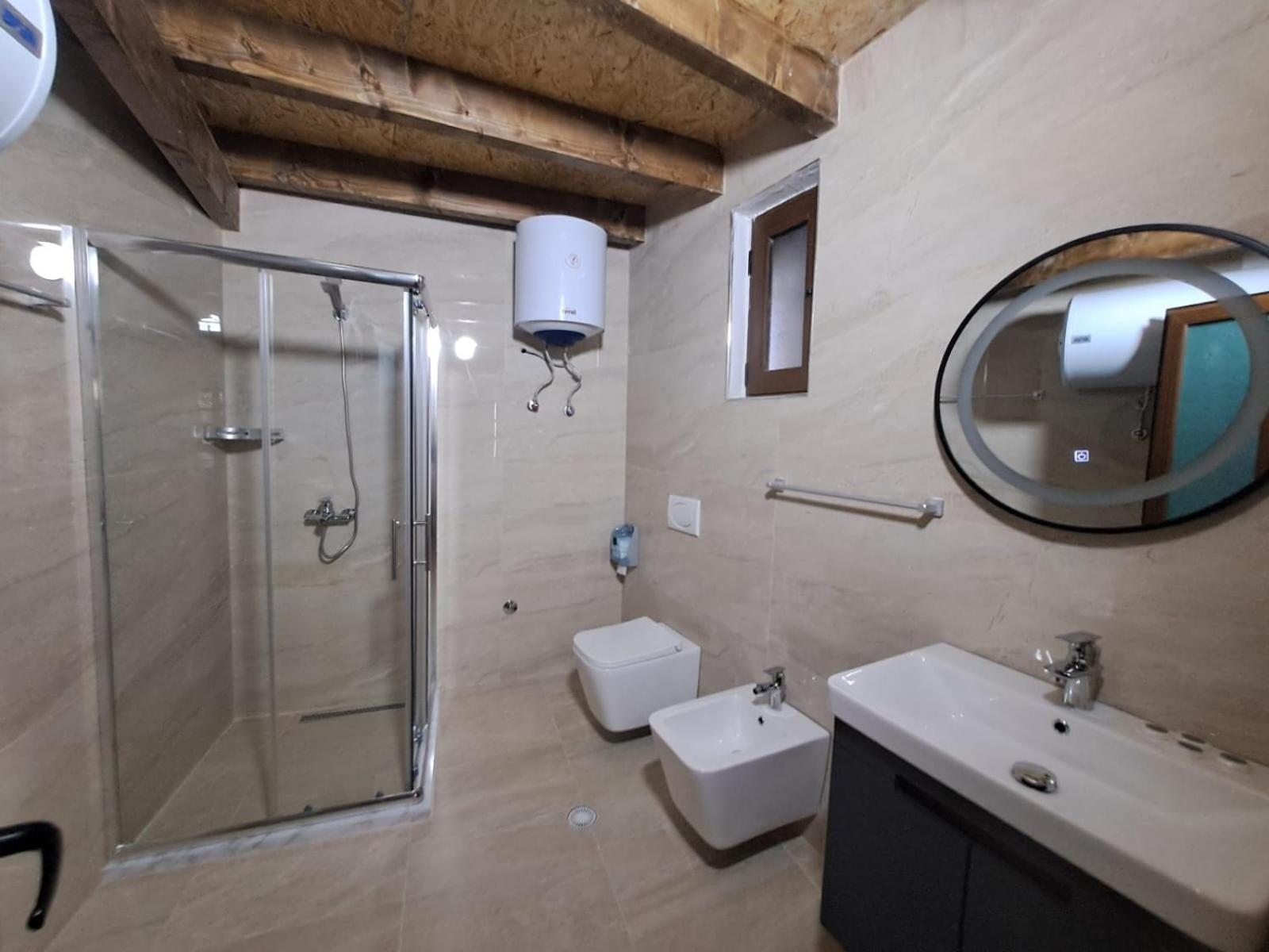 Hotel Demaj