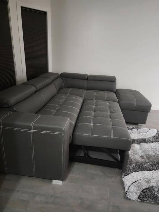 Home away from home *Full house*