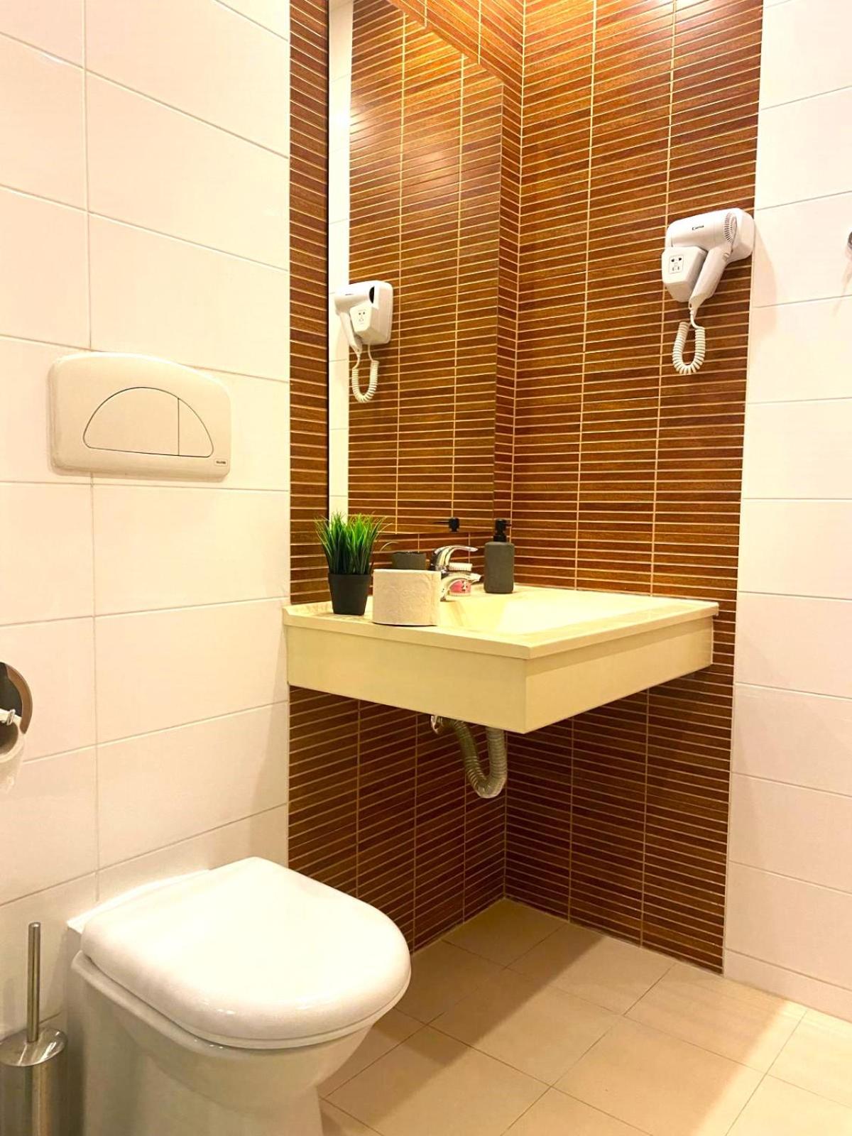 YamaLuxe Apartments - Heart & Soul With Lovely Colours view 4