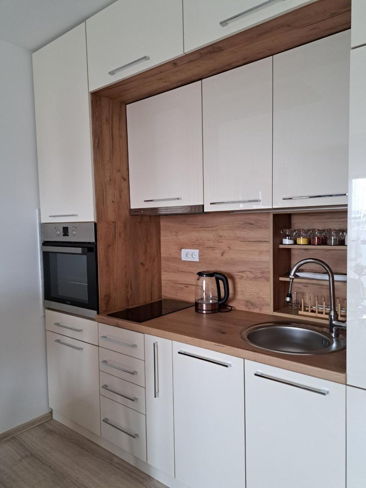 Apartman Bross