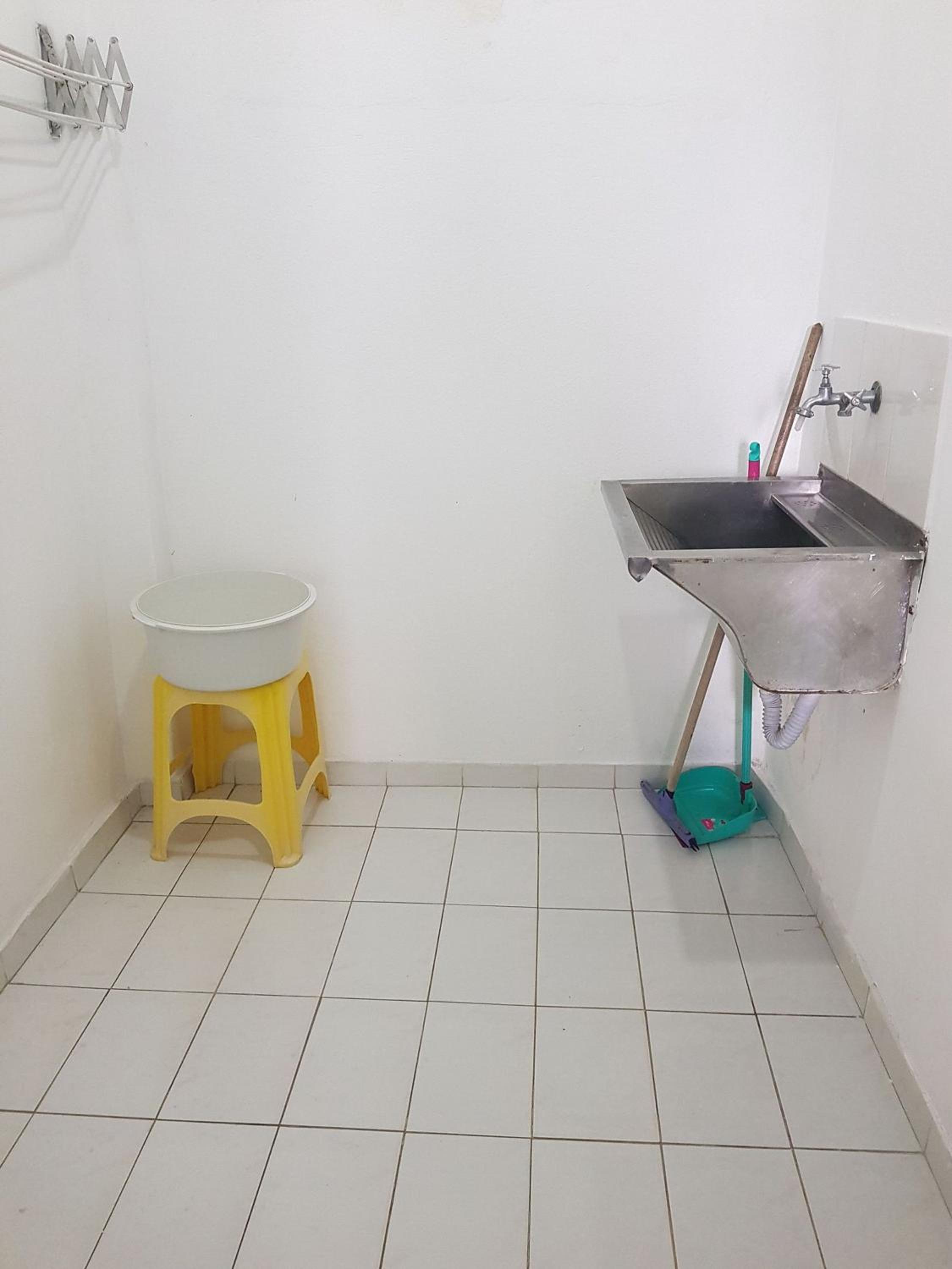 APART STUDIOS PONTAL - Aeroporto a 300 m - Praia 1,5 Km - Centro 2,5 Km - Cozinha Privativa - Mercado GBARBOSA e Padaria 450 m - Próx diversos Comércios a pé - Ar condic - Studios de 15 a 38 m2 Bem Equipados e Funcionais - Ideal Turismo e Trabalho