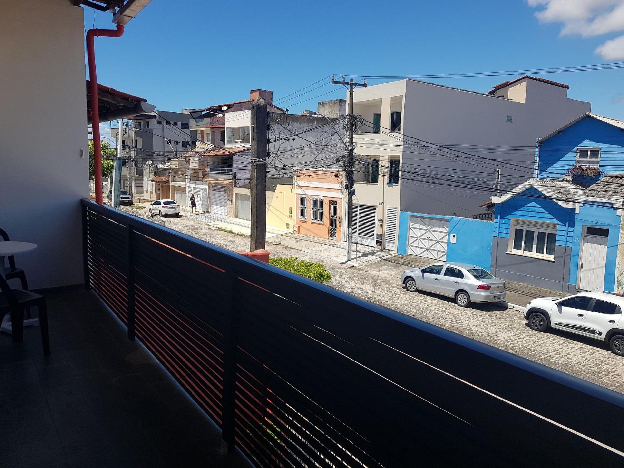 APART STUDIOS PONTAL - Aeroporto a 300 m - Praia 1,5 Km - Centro 2,5 Km - Cozinha Privativa - Mercado GBARBOSA e Padaria 450 m - Próx diversos Comércios a pé - Ar condic - Studios de 15 a 38 m2 Bem Equipados e Funcionais - Ideal Turismo e Trabalho