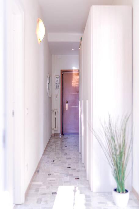 [Navigli - Downtown - Duomo] Spacious Two Bedroom Apartment - Close to Metro - AC - Wi-Fi