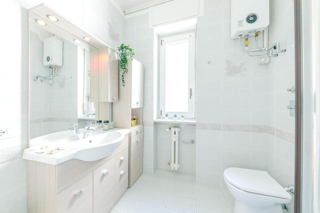 [Navigli - Downtown - Duomo] Spacious Two Bedroom Apartment - Close to Metro - AC - Wi-Fi