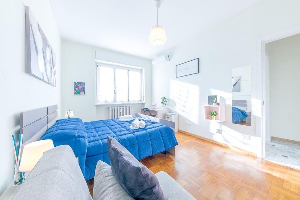 [Navigli - Downtown - Duomo] Spacious Two Bedroom Apartment - Close to Metro - AC - Wi-Fi