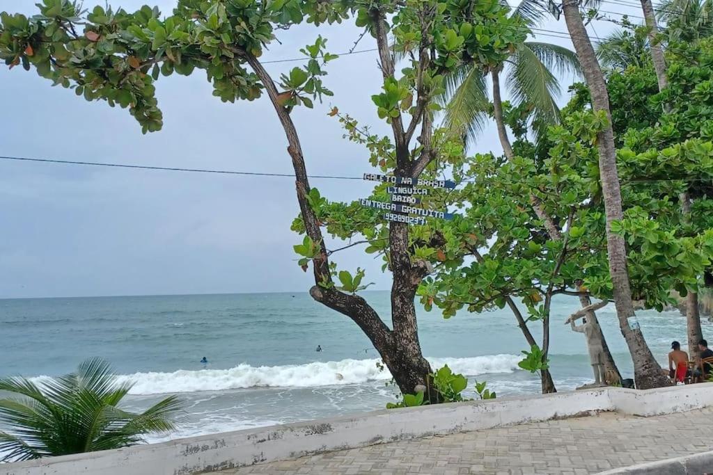 Apartamento à beira-mar. Beachfront apartment