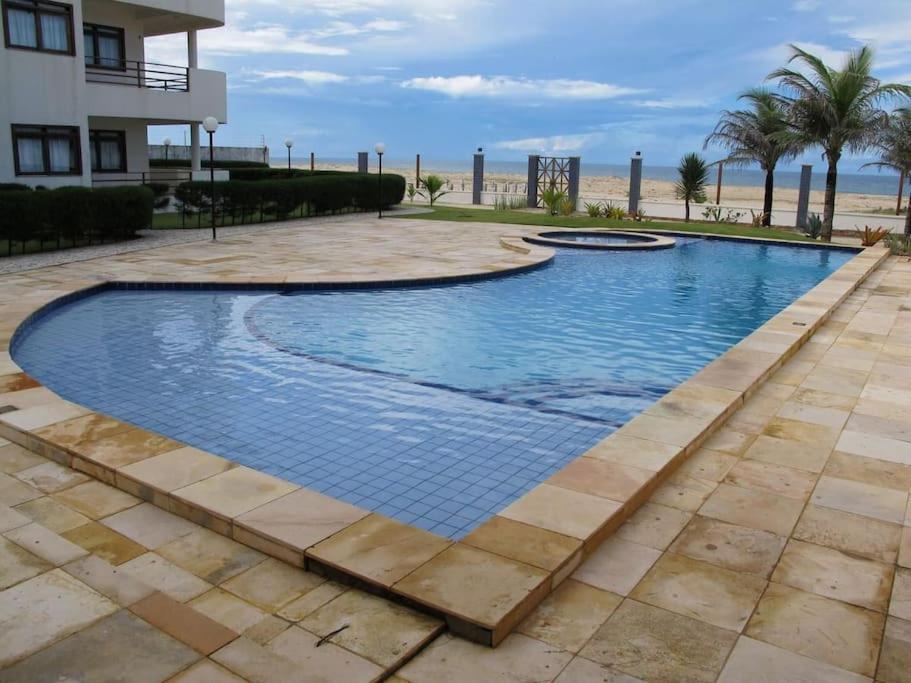 Apartamento à beira-mar. Beachfront apartment