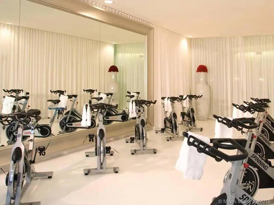 Icon 39th Floor 1 Bedroom apartment- Bay & City View- FREE SPA