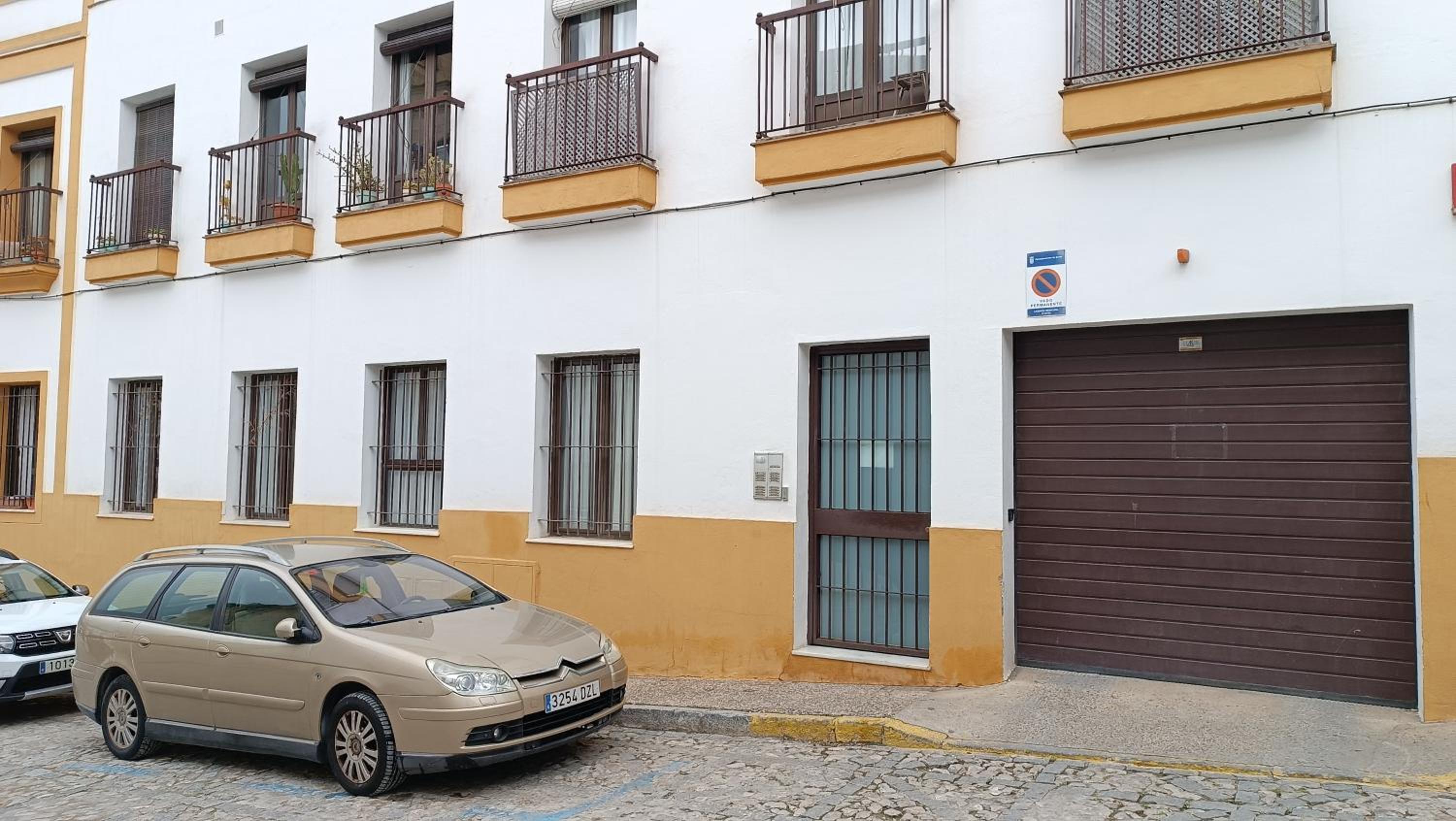 Sherryflat Sanjuan - Parking