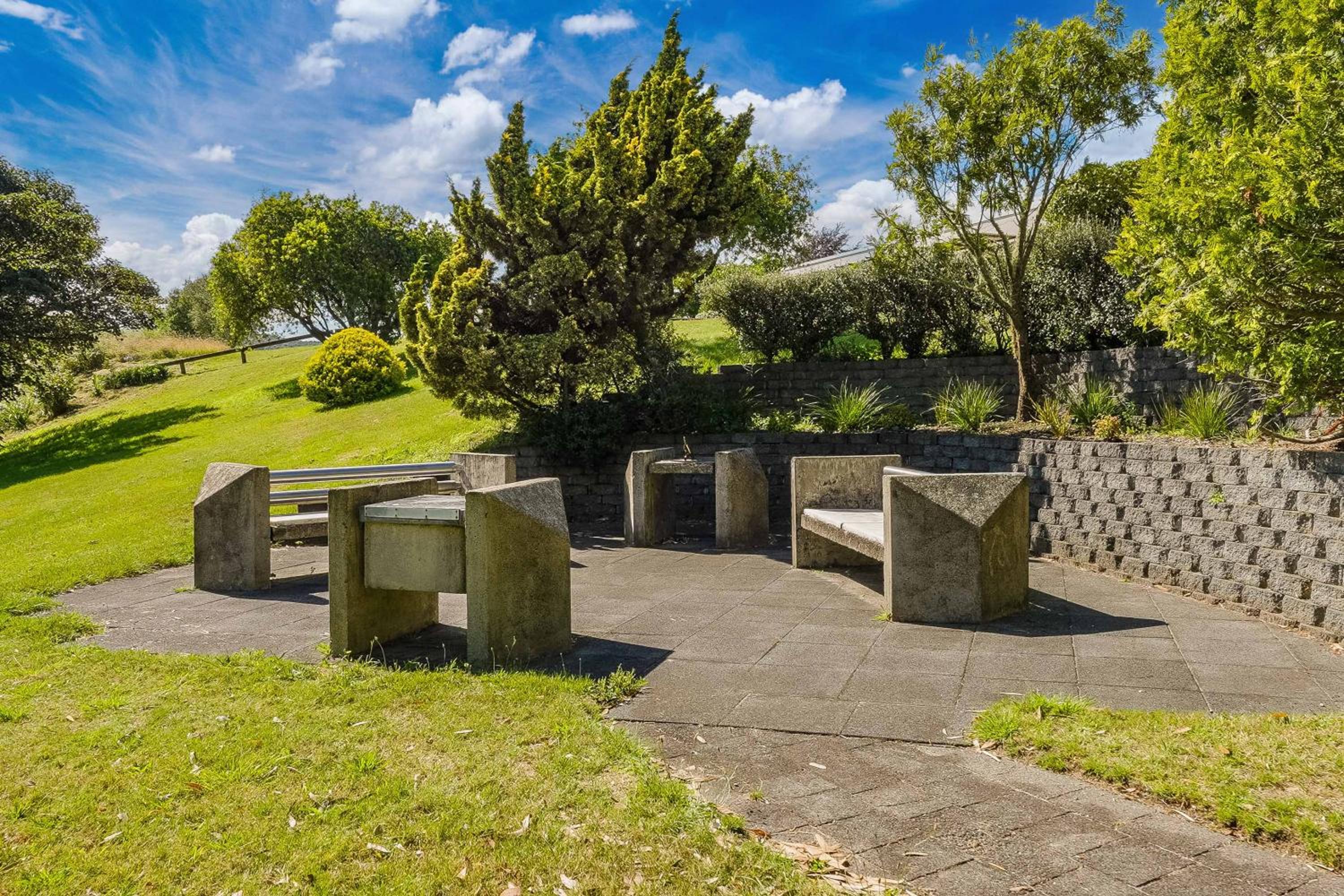 Lake Life Kinloch - Taupo Holiday Home view 2