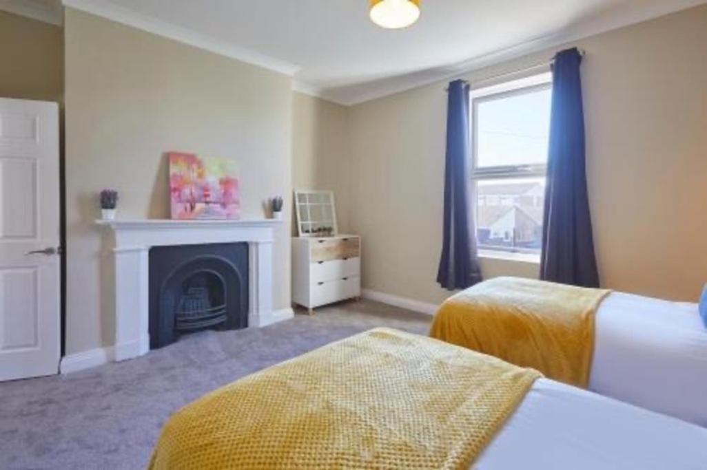 South Shields Vacations - Vibrant 3BR Coastal Haven near South Shields Beach - Property Image 8