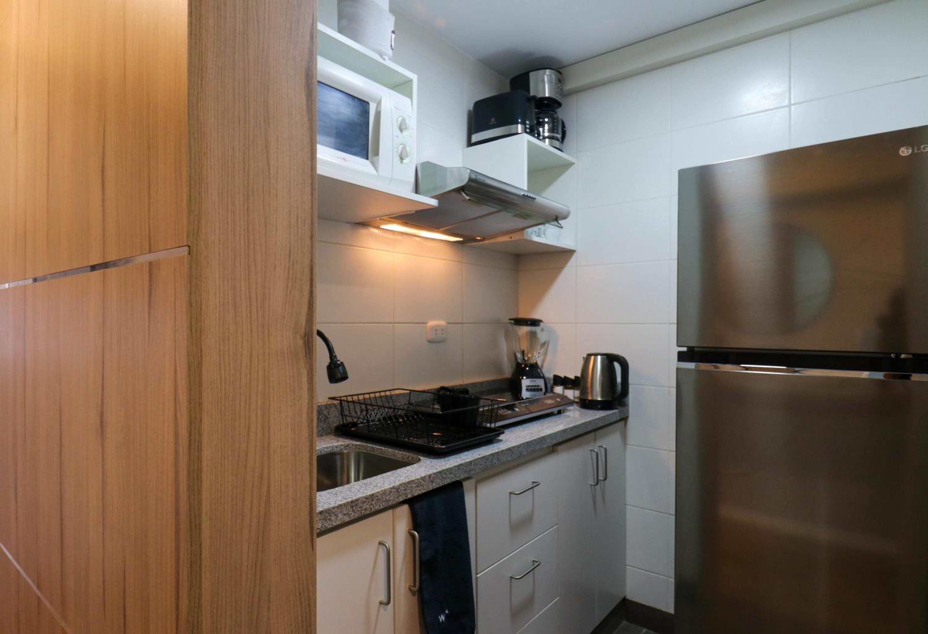 Elegant 1BR in San Isidro view 5