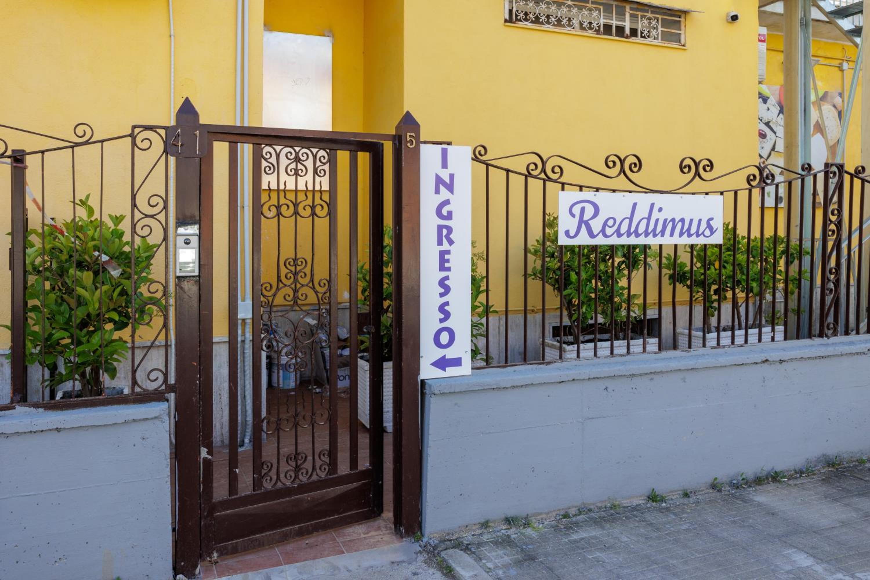 REDDIMUS Guest House