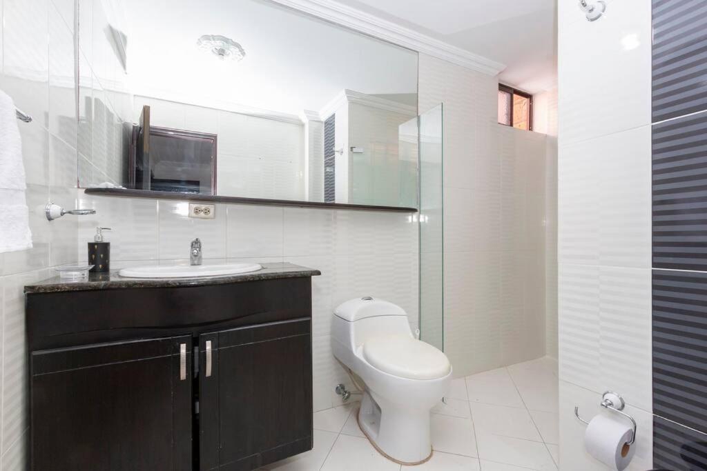 ¡Apartamento HOME LAURELES excelente ubicación!