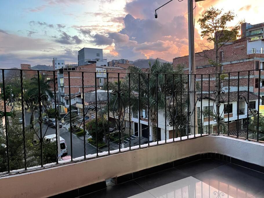 ¡Apartamento HOME LAURELES excelente ubicación!