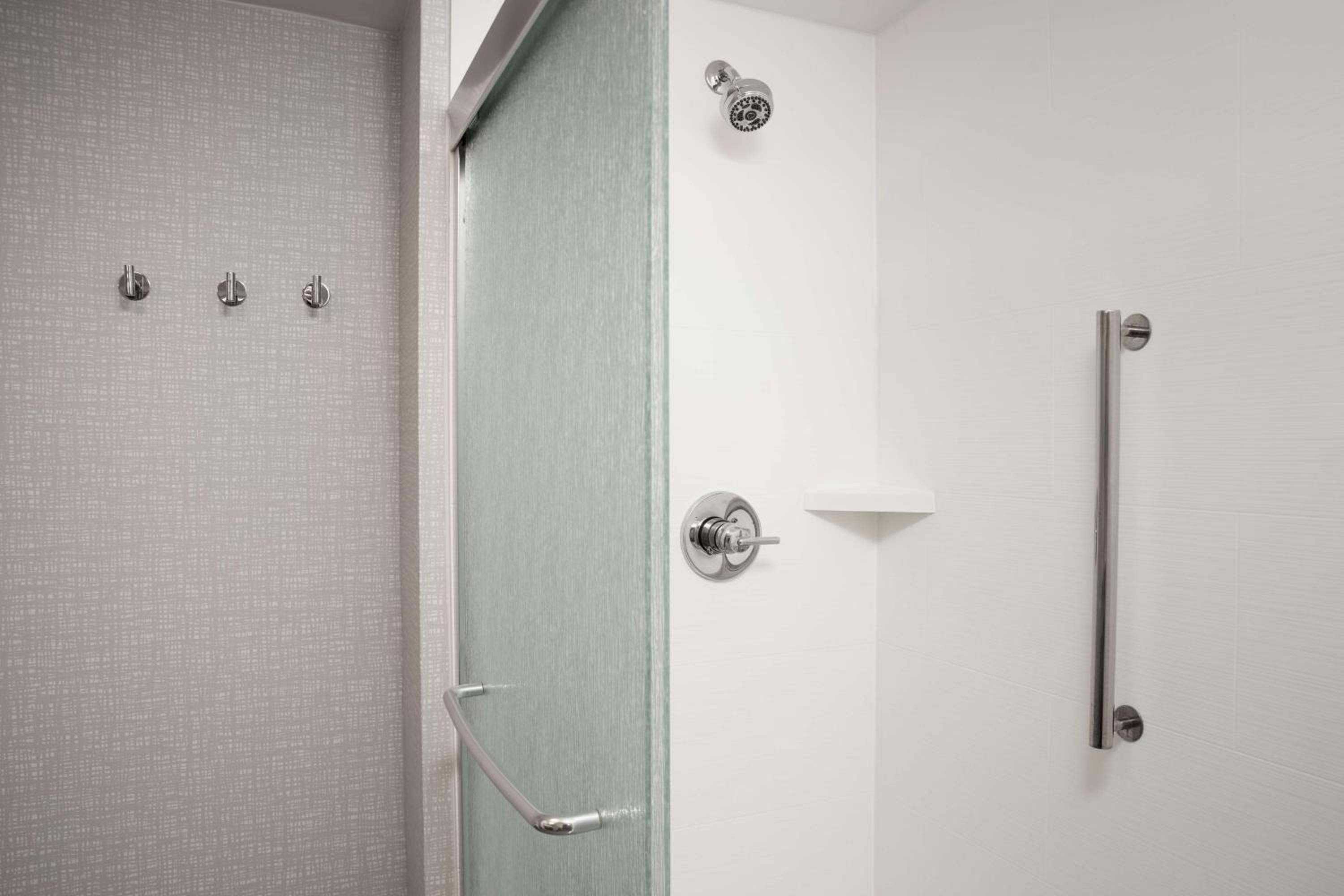 Kingsland Vacations - Hampton Inn Kingsland - Property Image 3