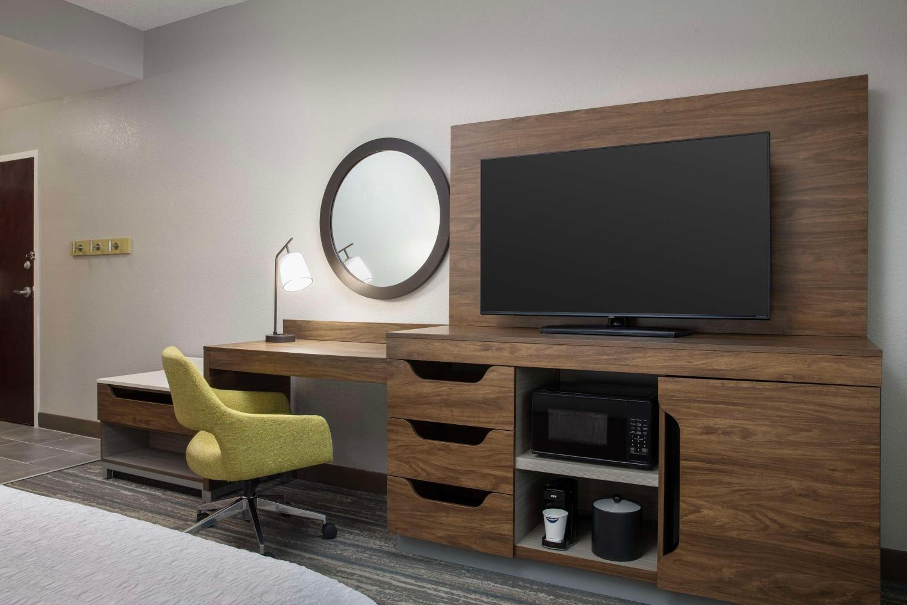 Kingsland Vacations - Hampton Inn Kingsland - Property Image 5