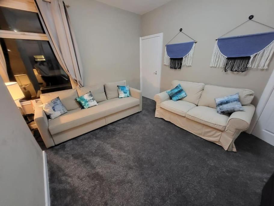 4 Bedrooms, 8 min to Manchester City! photo 5