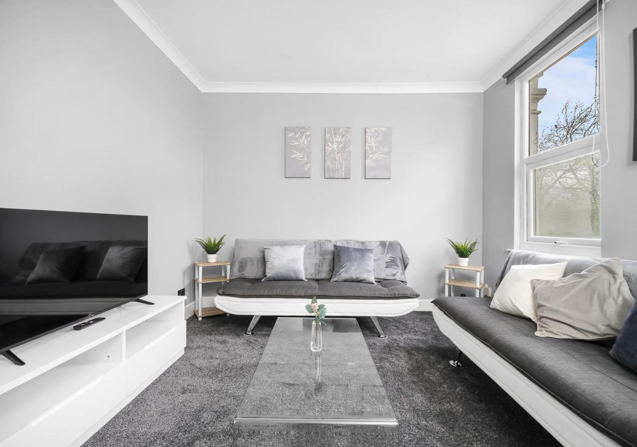 Uksas Two bed Flat Park front view 3