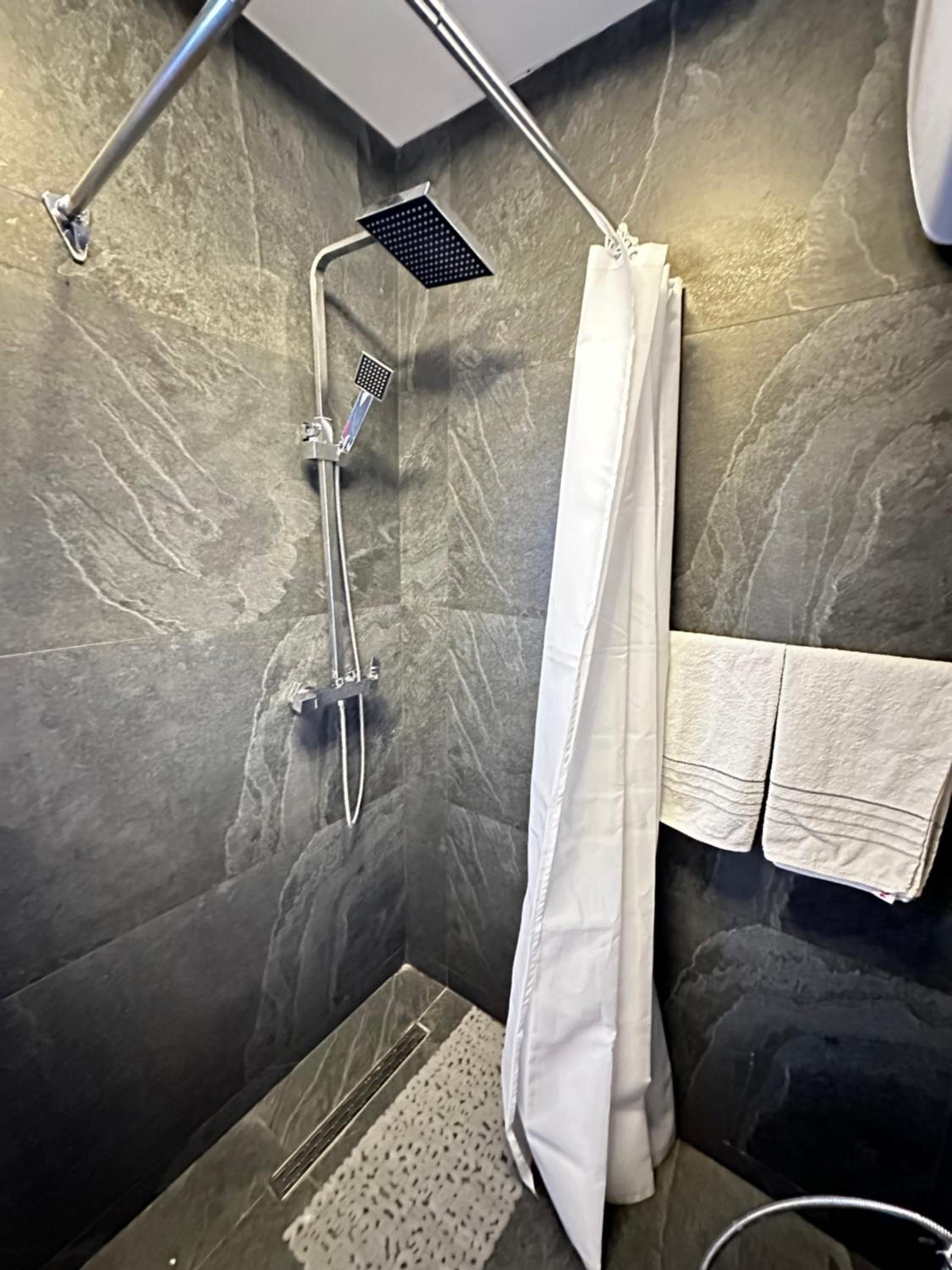 Delux City inn