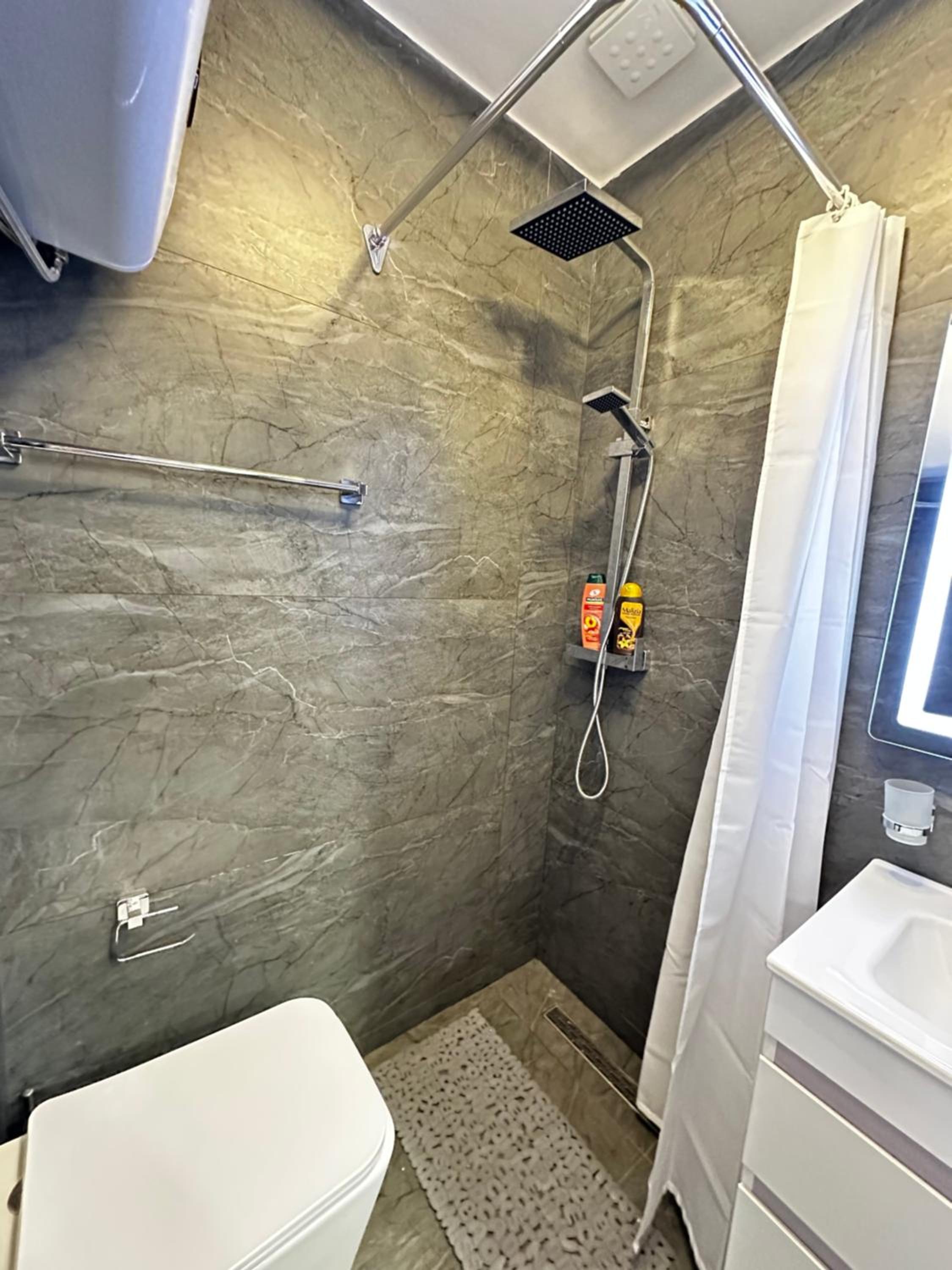 Delux City inn