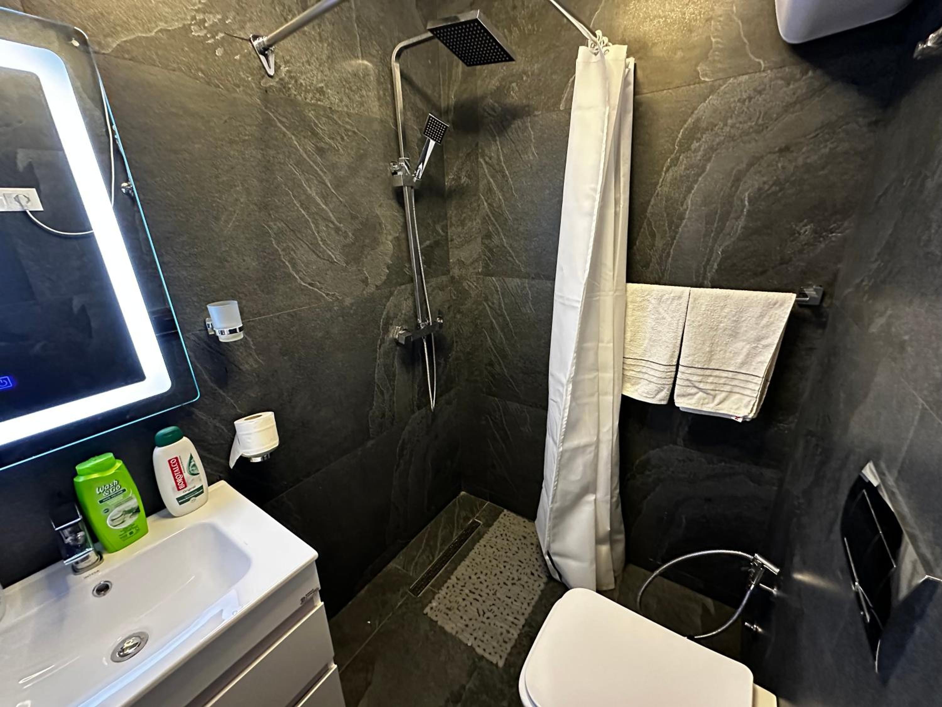 Delux City inn