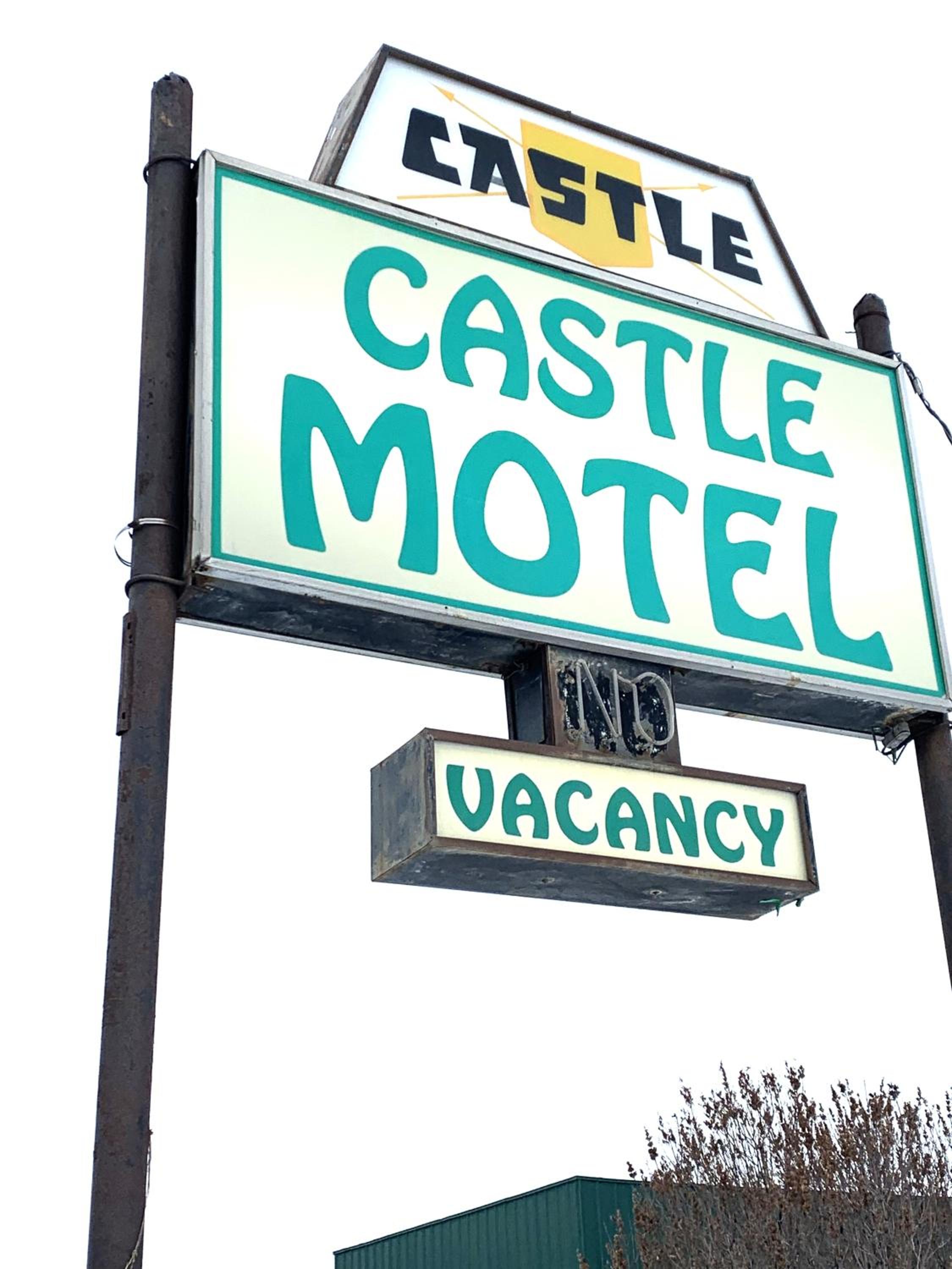 Edson Vacations - Castle Motel - Property Image 1