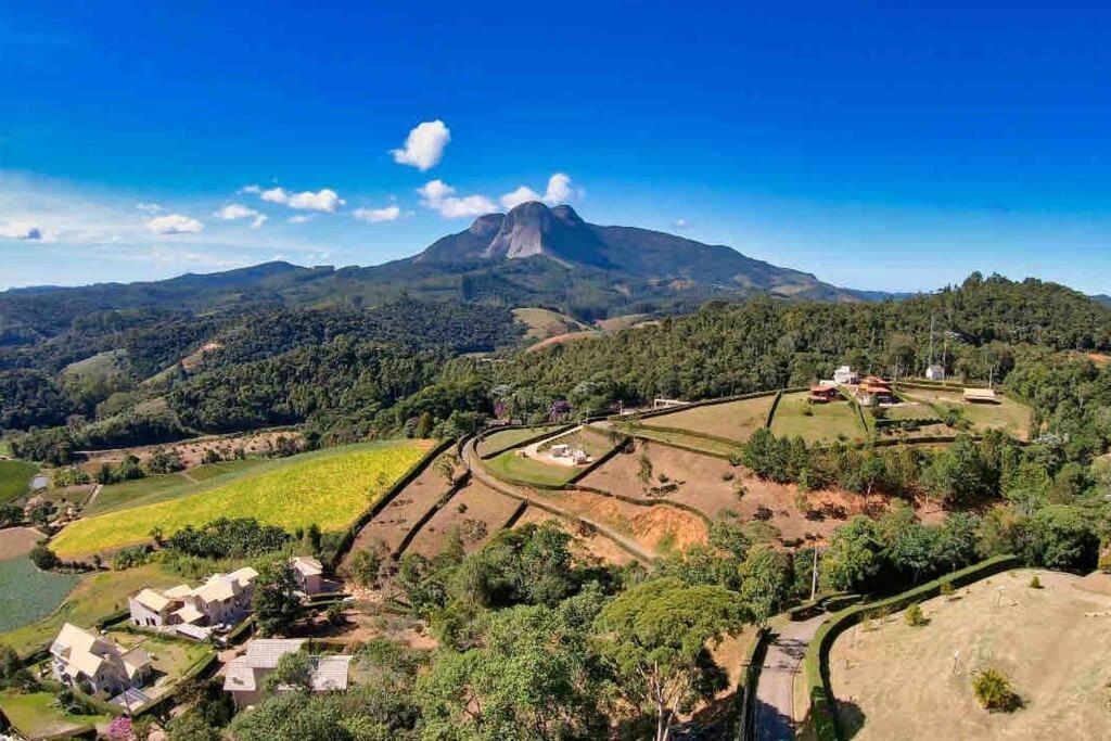 Mansão em Pedra Azul! Exclusividade na região