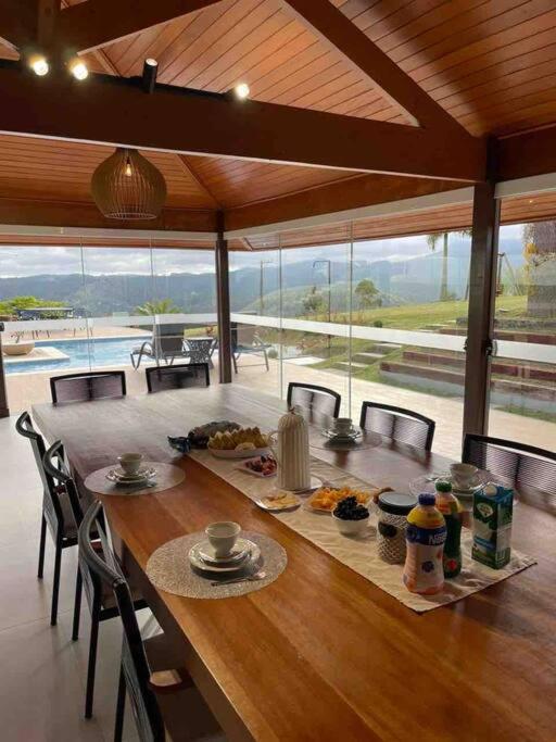 Mansão em Pedra Azul! Exclusividade na região