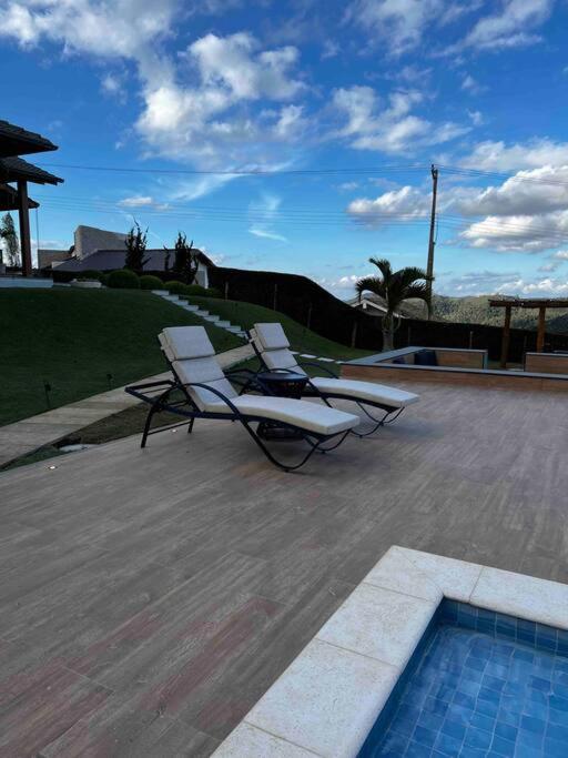 Mansão em Pedra Azul! Exclusividade na região