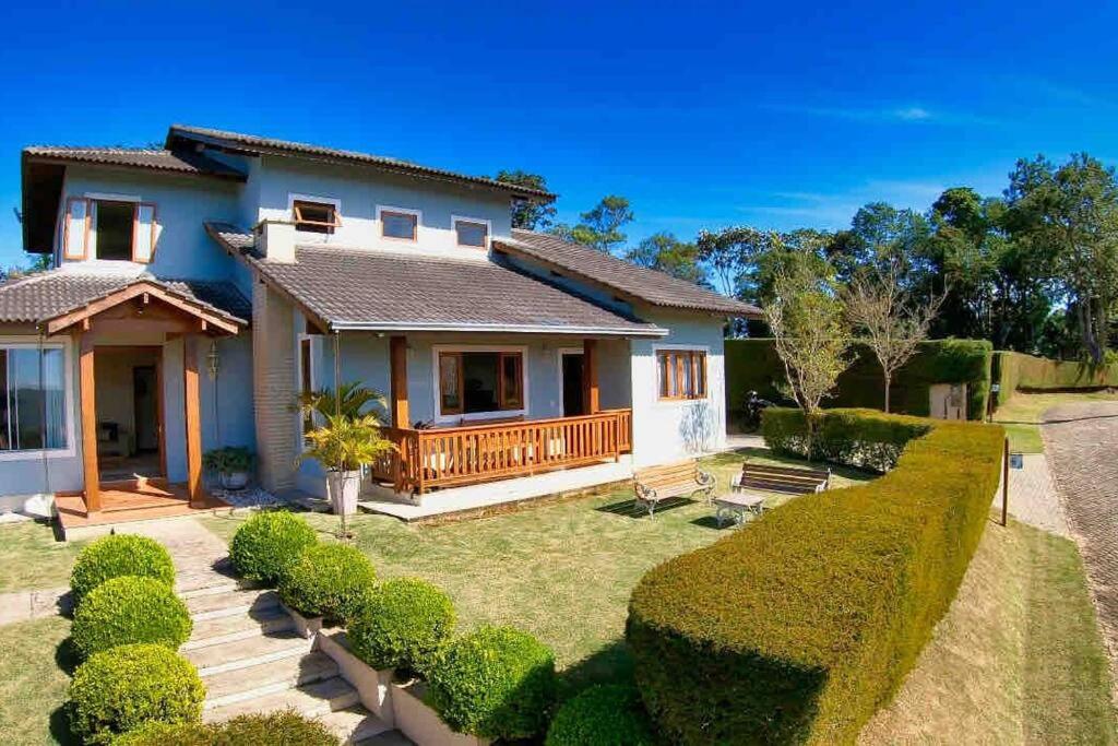 Mansão em Pedra Azul! Exclusividade na região