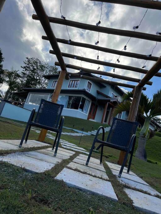 Mansão em Pedra Azul! Exclusividade na região