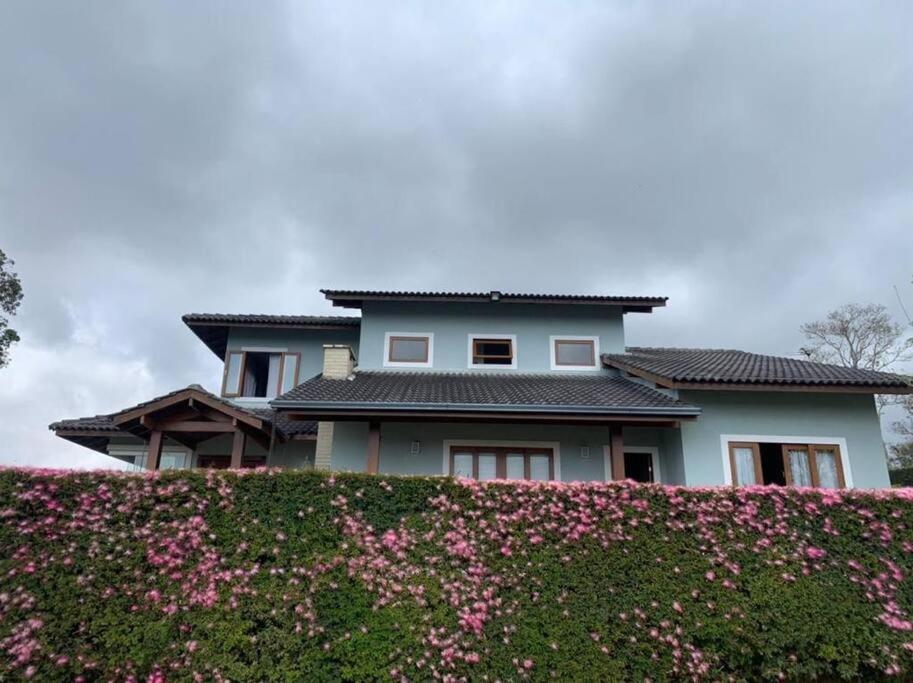 Mansão em Pedra Azul! Exclusividade na região