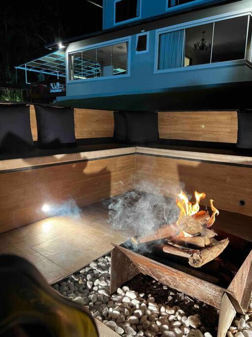 Mansão em Pedra Azul! Exclusividade na região