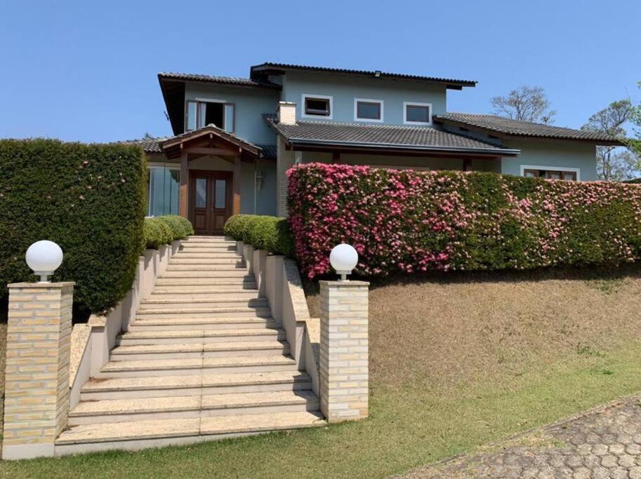 Mansão em Pedra Azul! Exclusividade na região